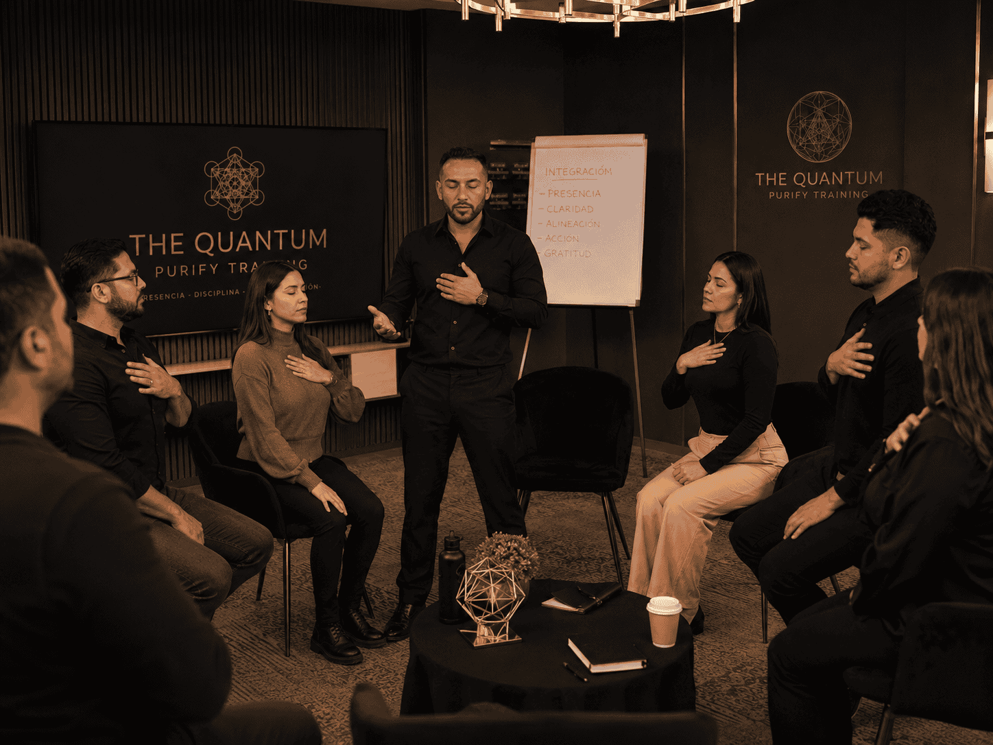 Participantes en proceso de reflexión The Quantum Purify Training